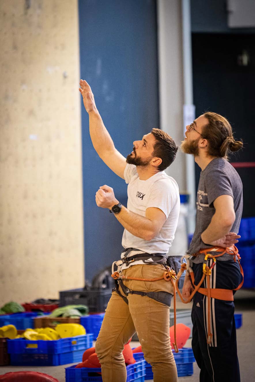 Kévin fait du coaching personnalisé. 